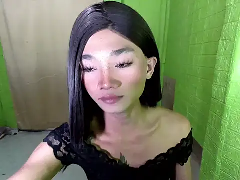 Petite HugeCock online show from September 11, 2025, 4:18 pm