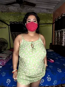 Smile-quien online show from November 28, 2025, 3:53 am