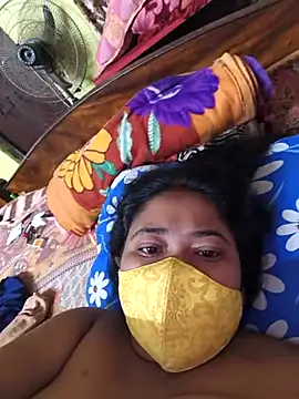 Smile-quien online show from April 11, 2026, 9:30 pm