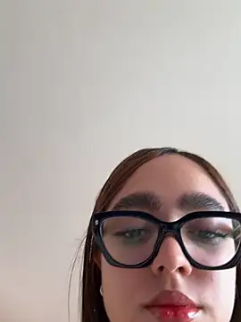 hottiee melannie online show from June 18, 2026, 6:45 pm