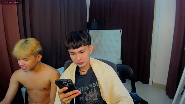 xxxhugecocktwinkxxx online show from October 24, 2025, 5:42 pm