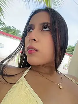Snapshot of Juanita-Diaz chatting on June 3, 2026, 8:36 pm Juanita-Diaz online show from June 3, 2026, 8:36 pm