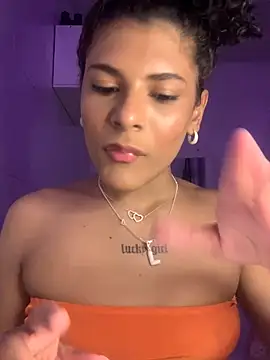 luluzinhax online show from November 13, 2025, 4:55 am