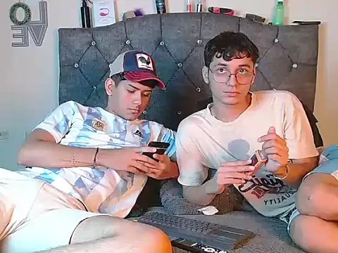 Snapshot of logan_willyams_ chatting on September 19, 2025, 12:23 am logan willyams online show from September 19, 2025, 12:23 am