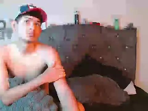 Snapshot of logan_willyams_ chatting on September 21, 2025, 9:49 pm logan willyams online show from September 21, 2025, 9:49 pm