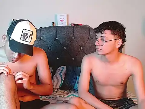 Snapshot of logan_willyams_ chatting on October 2, 2025, 10:17 pm logan willyams online show from October 2, 2025, 10:17 pm