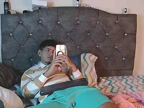 Snapshot of logan_willyams_ chatting on October 12, 2025, 1:26 am logan willyams online show from October 12, 2025, 1:26 am