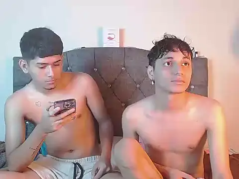 Snapshot of logan_willyams_ chatting on October 16, 2025, 8:10 pm logan willyams online show from October 16, 2025, 8:10 pm