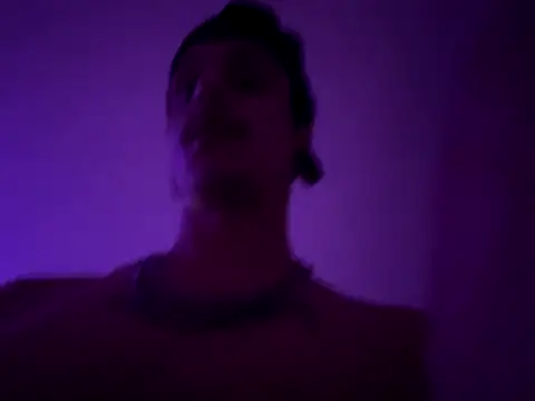 chrisalmeid  online show from November 18, 2025, 4:39 am