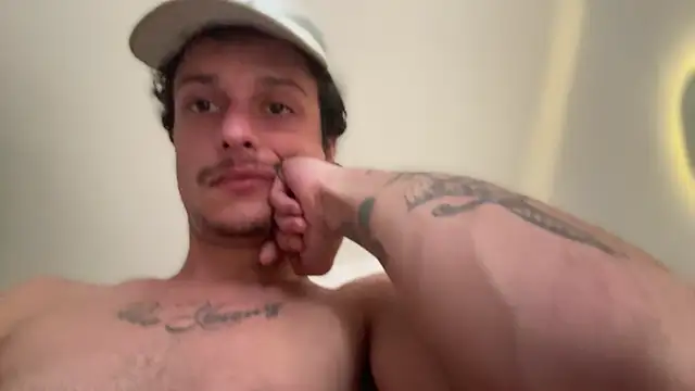 chrisalmeid  online show from April 4, 2026, 10:46 am