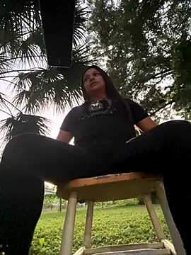 Snapshot of pocahonta69mermaid chatting on September 22, 2025, 11:40 pm pocahonta69mermaid online show from September 22, 2025, 11:40 pm