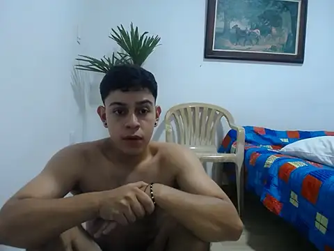 Snapshot of Young_handsome chatting on September 9, 2025, 12:32 am Young handsome online show from September 9, 2025, 12:32 am