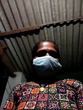 Snapshot of Hot-honi chatting on September 9, 2025, 2:38 pm Hot-honi online show from September 9, 2025, 2:38 pm