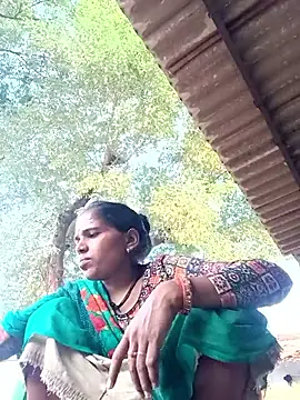 Snapshot of Hot-honi chatting on September 18, 2025, 1:40 am Hot-honi online show from September 18, 2025, 1:40 am