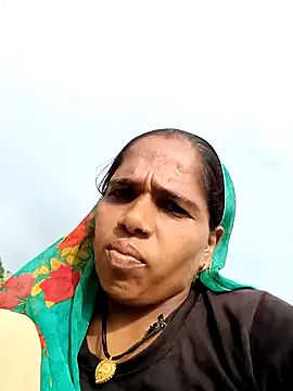 Snapshot of Hot-honi chatting on September 28, 2025, 2:28 am Hot-honi online show from September 28, 2025, 2:28 am