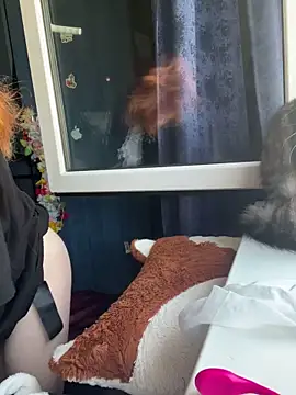 DaddysLittleSlutfox online show from April 15, 2026, 9:27 am