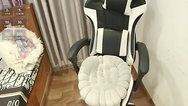 Snapshot of Bae_Gigii chatting on February 8, 2026, 1:58 pm Bae Gigii online show from February 8, 2026, 1:58 pm