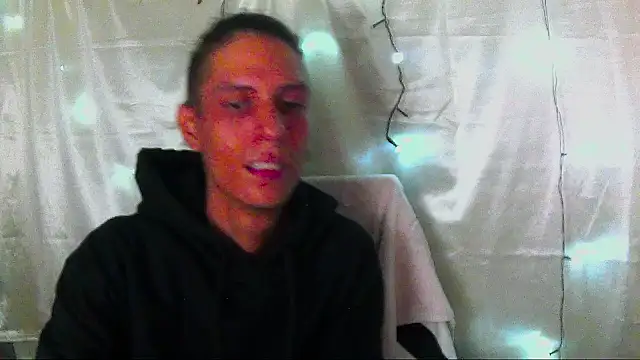 Snapshot of Crxxxsh chatting on September 22, 2025, 9:55 am Crxxxsh online show from September 22, 2025, 9:55 am