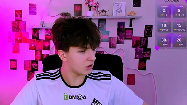 travis wolf  online show from March 26, 2026, 9:48 am