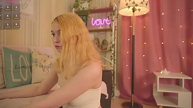 Ruminelle online show from April 23, 2026, 11:42 am