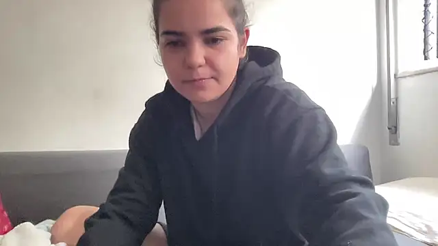 bruninhapt online show from September 12, 2025, 7:19 am