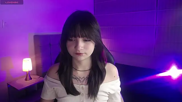  Charlotte Collins  online show from December 18, 2025, 2:45 pm