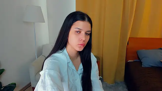 JoCauterucci online show from November 8, 2025, 6:46 am