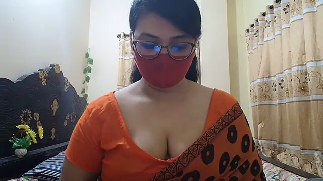 Elena cruz5 online show from May 13, 2026, 4:37 pm