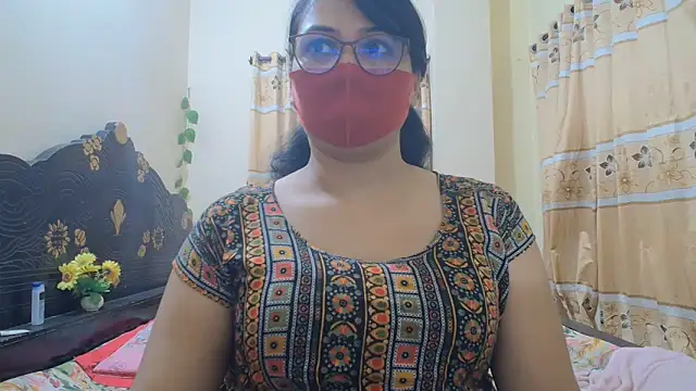 Elena cruz5 online show from May 27, 2026, 5:10 pm