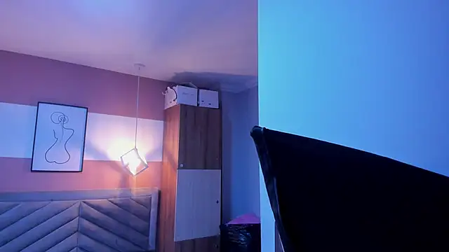 Mia Valentine  online show from November 23, 2025, 7:24 pm