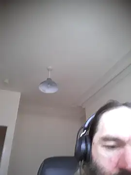 Snapshot of Ukhertsm chatting on November 5, 2025, 3:12 pm Ukhertsm online show from November 5, 2025, 3:12 pm