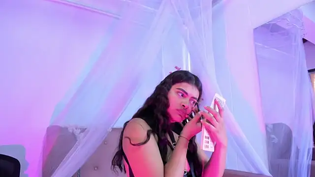 Miaa Rosse online show from December 14, 2025, 12:43 pm