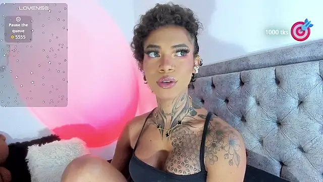 Snapshot of michell_danna chatting on October 25, 2025, 9:06 am michell danna online show from October 25, 2025, 9:06 am