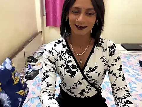 LuvLayla online show from November 21, 2025, 6:17 pm