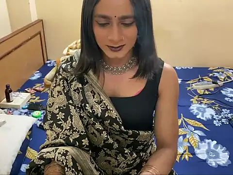 LuvLayla online show from February 23, 2026, 8:39 pm