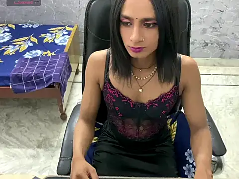LuvLayla online show from July 23, 2026, 6:39 pm