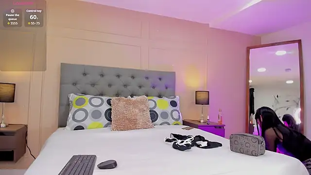 ALICESANDOVAL online show from December 3, 2025, 11:30 am