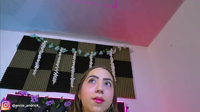  leda swan  online show from July 8, 2026, 10:09 am