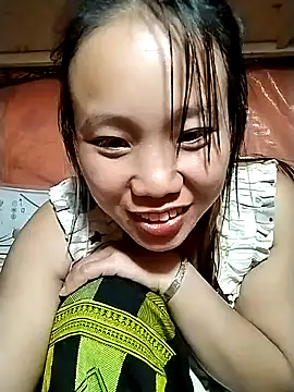 liu-liusexy online show from October 13, 2025, 3:01 pm
