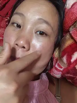 liu-liusexy online show from May 24, 2026, 2:00 pm