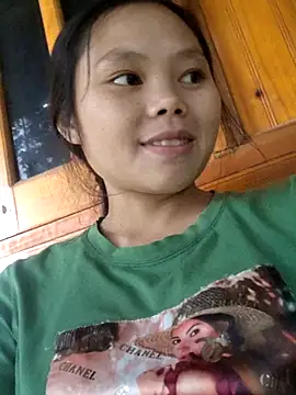 omiu-baby online show from November 5, 2025, 1:05 am