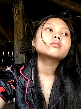 omiu-baby online show from April 16, 2026, 2:45 am