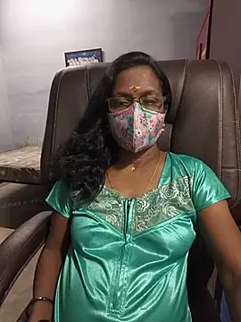 Snapshot of umashreetamil chatting on June 21, 2026, 7:11 am umashreetamil online show from June 21, 2026, 7:11 am