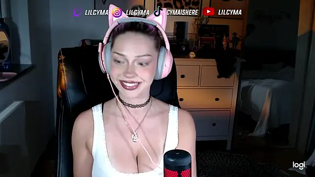 Snapshot of cymaishere chatting on September 30, 2025, 5:18 pm cymaishere online show from September 30, 2025, 5:18 pm