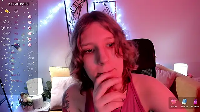 Snapshot of Hailey_Foxy chatting on October 22, 2025, 8:58 am Hailey Foxy online show from October 22, 2025, 8:58 am