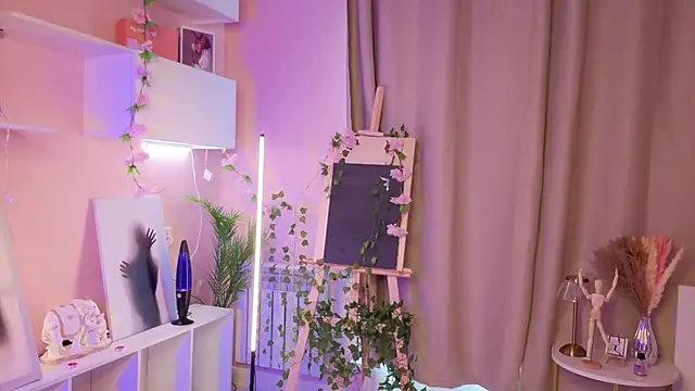 ElfredaTupy online show from October 22, 2025, 6:13 am