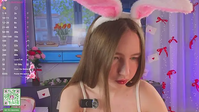 ElfredaTupy online show from March 22, 2026, 7:28 pm