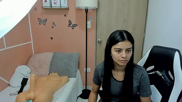 valerihouse online show from December 23, 2024, 8:57 pm