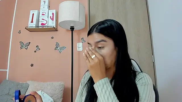 valerihouse online show from February 11, 2025, 11:54 pm