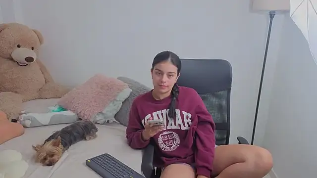 valerihouse online show from November 6, 2025, 12:55 am